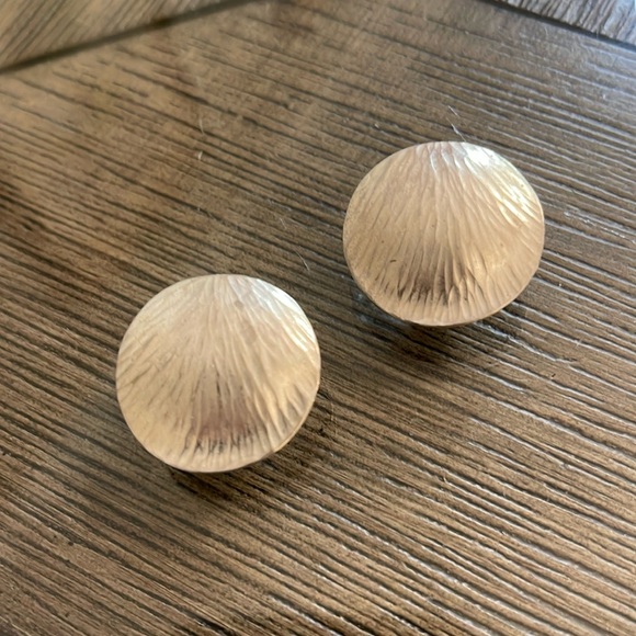 Marjorie Baer San Francisco Sterling Silver Plated Textured Disc Clip Earrings - Picture 2 of 14